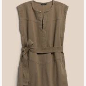 Banana Republic Factory Split Neck Mini Dress size M light Khaki color